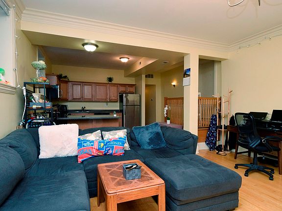 3rd image of 5444 N Campbell Avenue #G