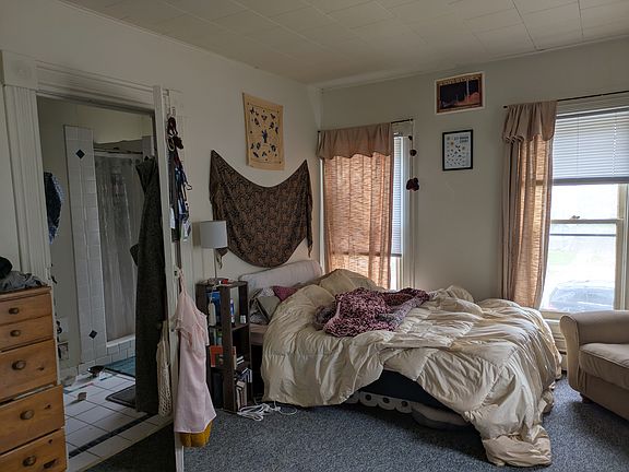 2nd image of 523 N Main St APT 4