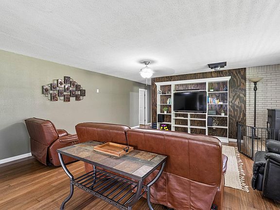 4th image of 83 Fairoak Rd
