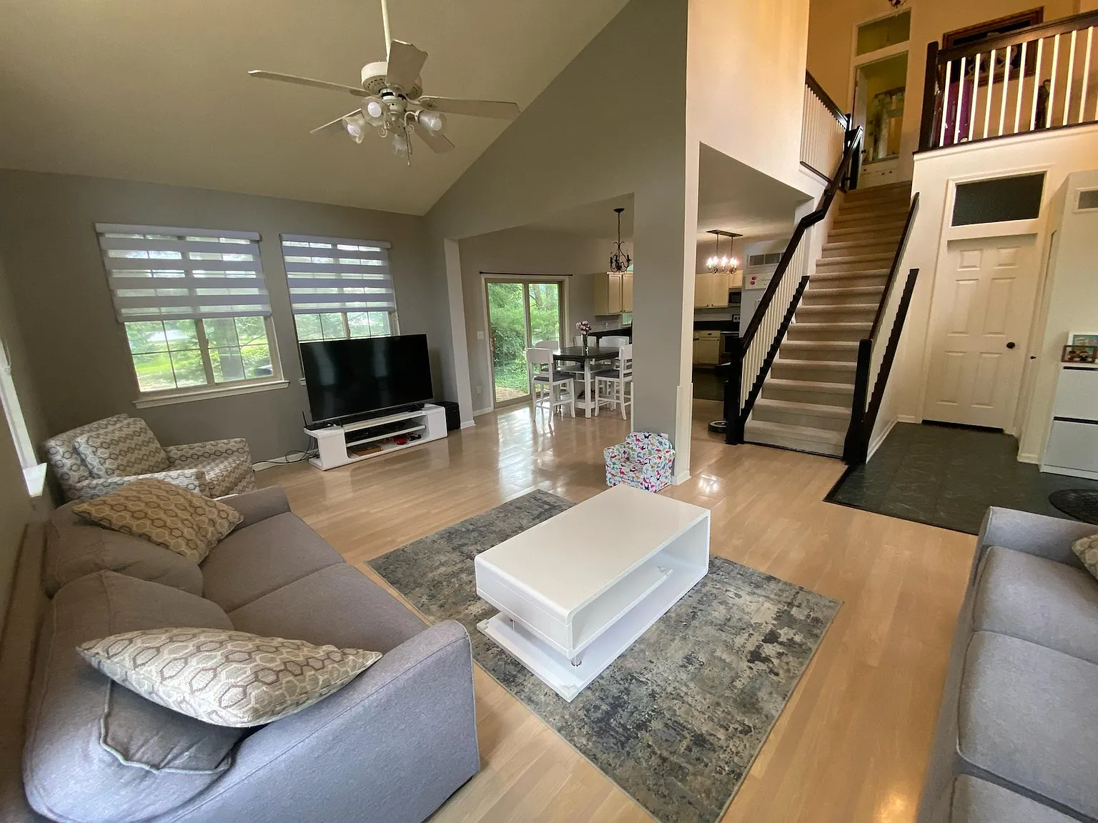 5628 Versailles Ave — Photo 4