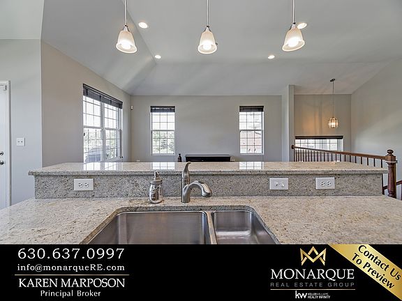 5th image of 2556 Dunraven Ave