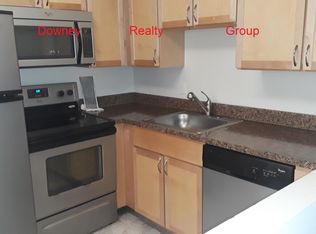 27 Briarwood Ln APT 8, Marlborough, MA 01752