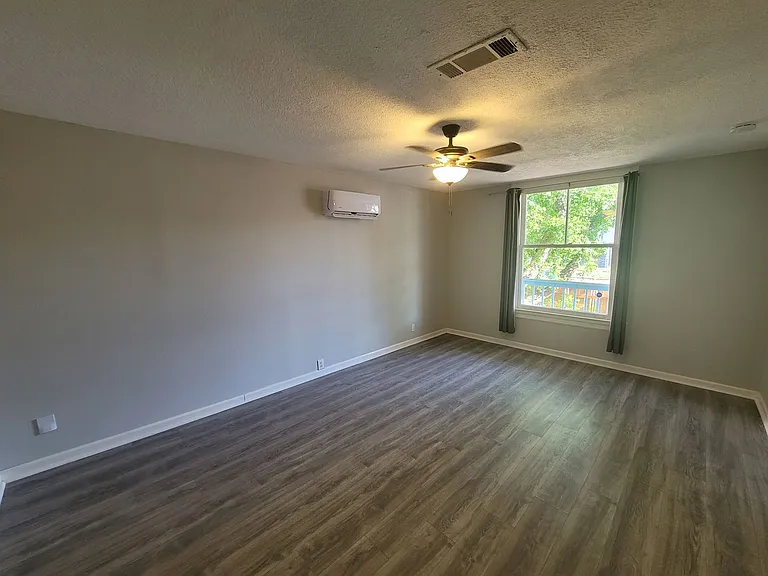 3919 Avenue O — Photo 11