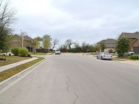 4th image of 608 Mourning Dove Ln
