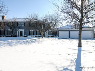 23121 W Lochanora Dr, Lake Zurich, IL 60047