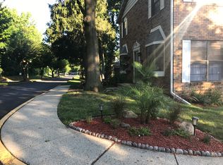 450 N Mount Vernon Cir, Bensalem, PA