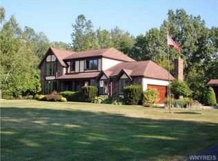 5734 Dunnigan Rd, Lockport, NY 14094
