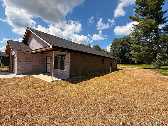 3rd image of 1160 S Riley Drive