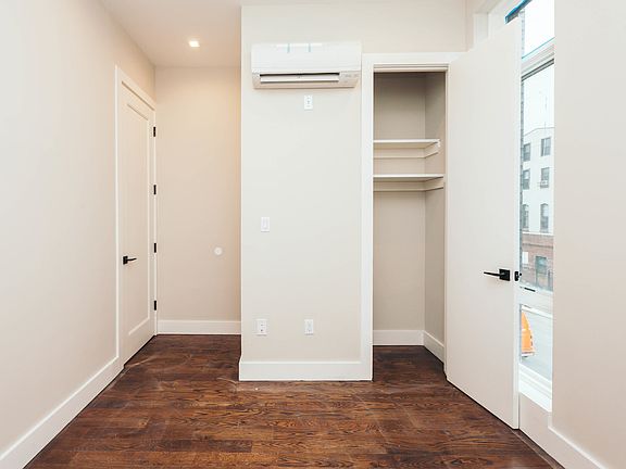 5th image of 81 Starr St #3F