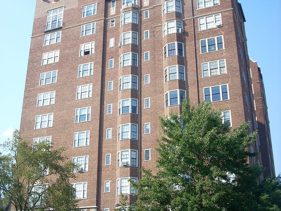 2nd image of 612 W Franklin St #U9a