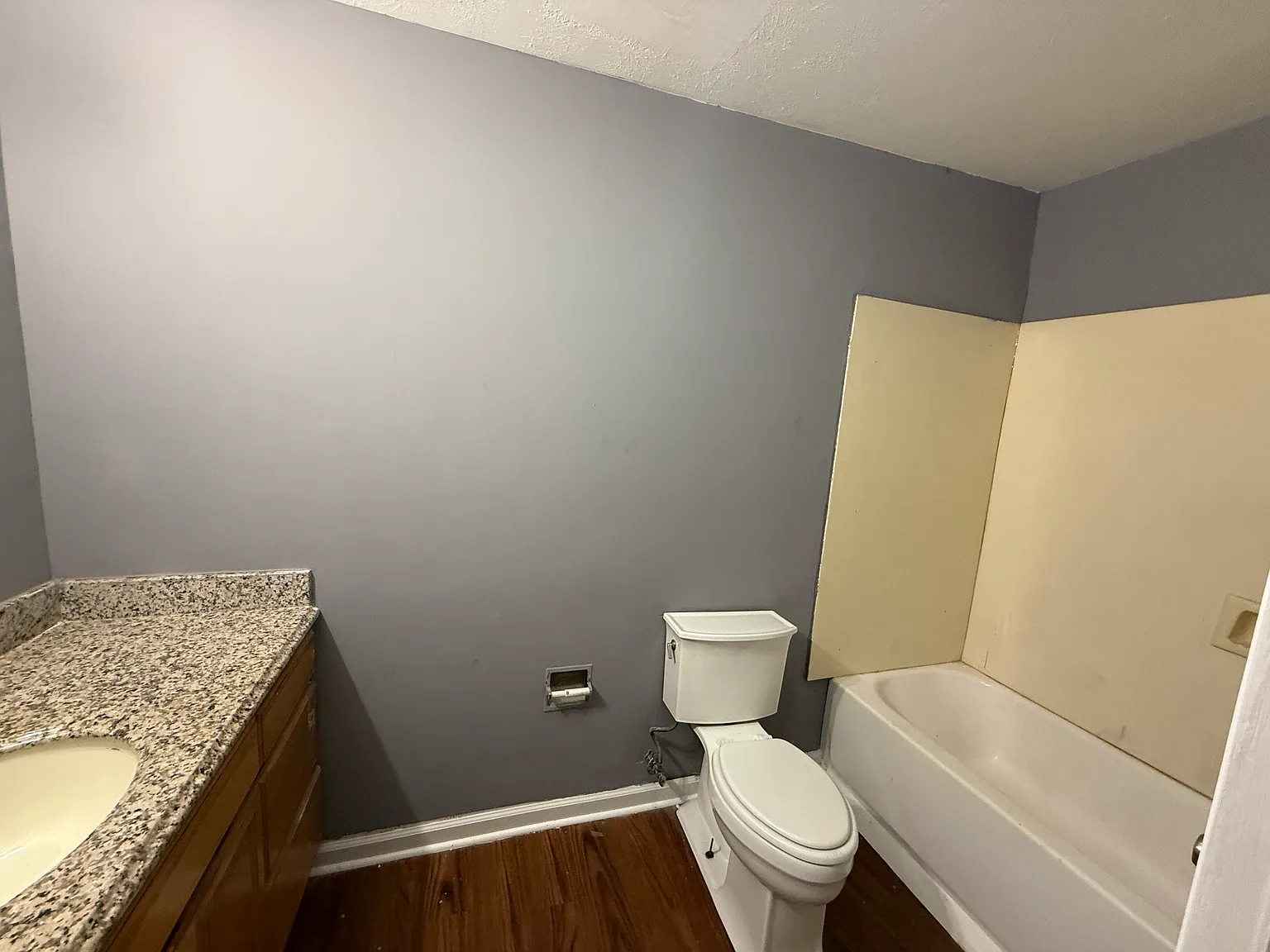 2 bed, 1.5 bath, 1000 sqft, $1,300 — Photo 2