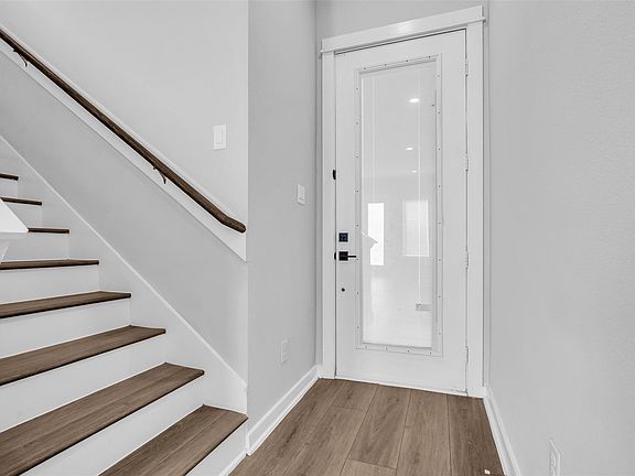4th image of 8474 Berry Green Ln