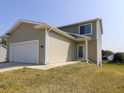 2351 Shadow Creek Cir, Des Moines, IA, 50320