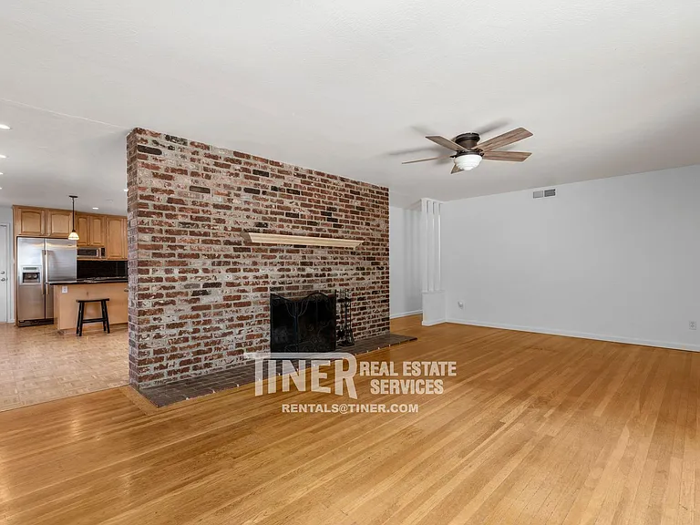 9136 Cecile Way — Photo 10