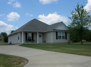 1100 Westport Ct, Columbia, TN 38401