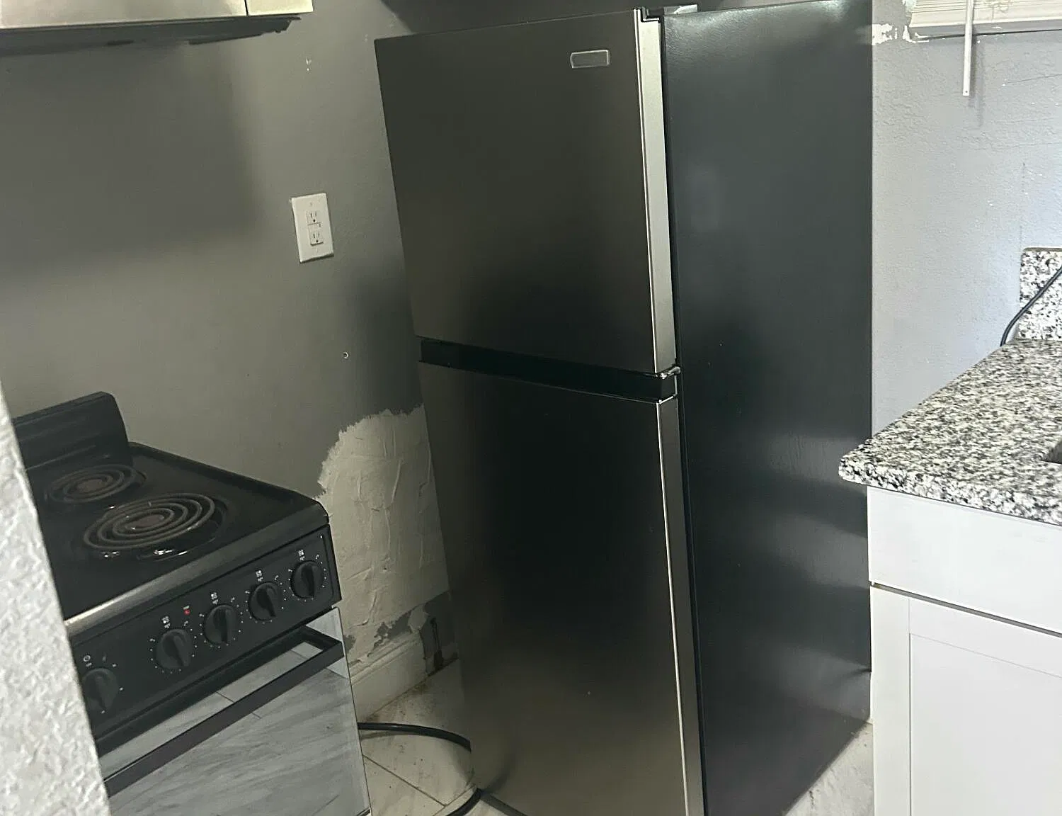 1 bed, 1.0 bath, 2319 sqft, $1,200 — Photo 2