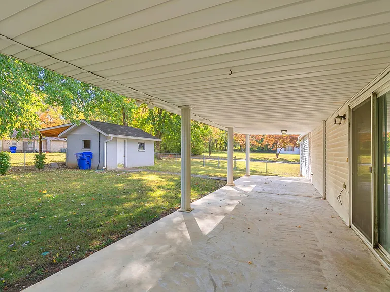 6006 Fayette Ln — Photo 15