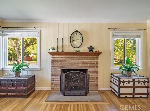 5th image of 2305 N Orange Dr W