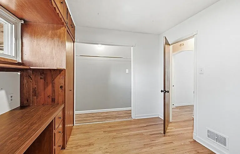 2309 Newark St — Photo 7