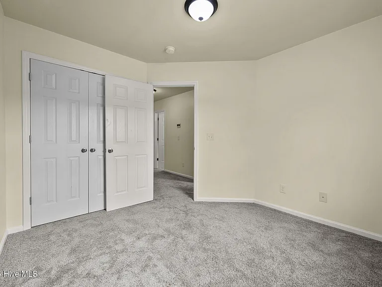 1004 Summerfield Ct — Photo 11