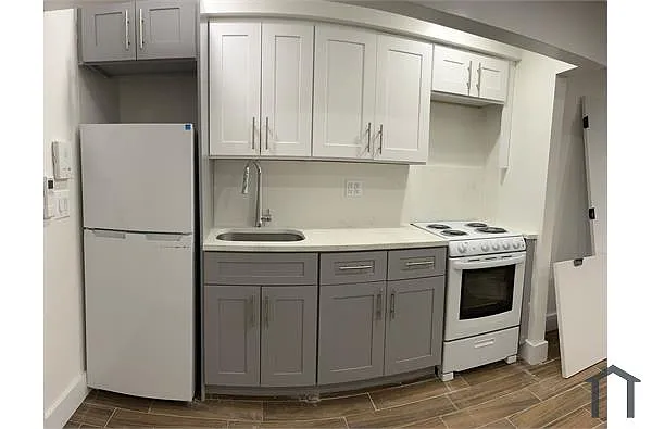 Building Photo - 1545 Selwyn Ave #2A