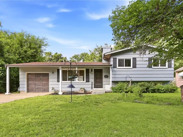 7306 Larsen Ln, Shawnee, KS 66203