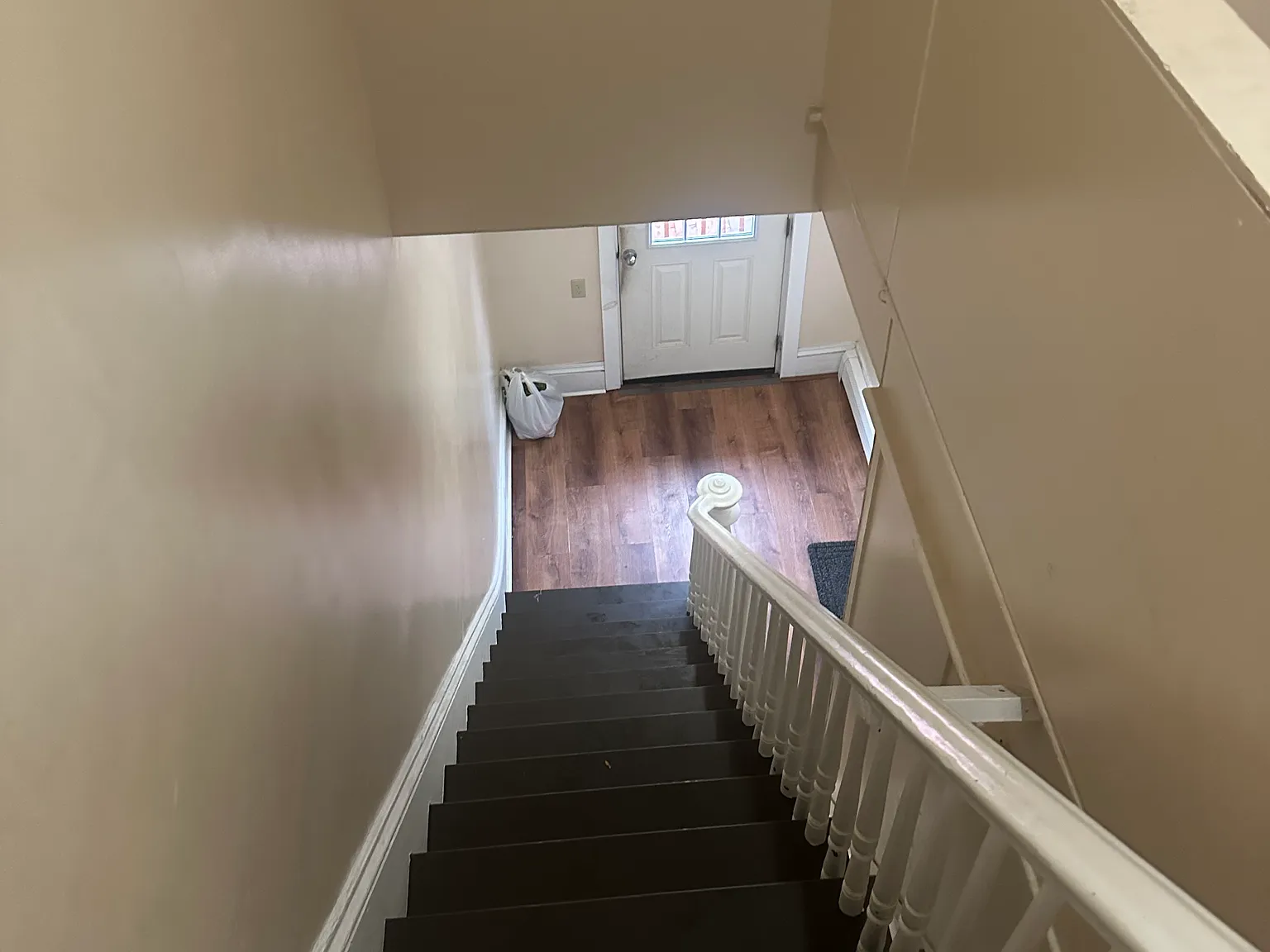 2 bed, 900 sqft, $2,300 — Photo 1