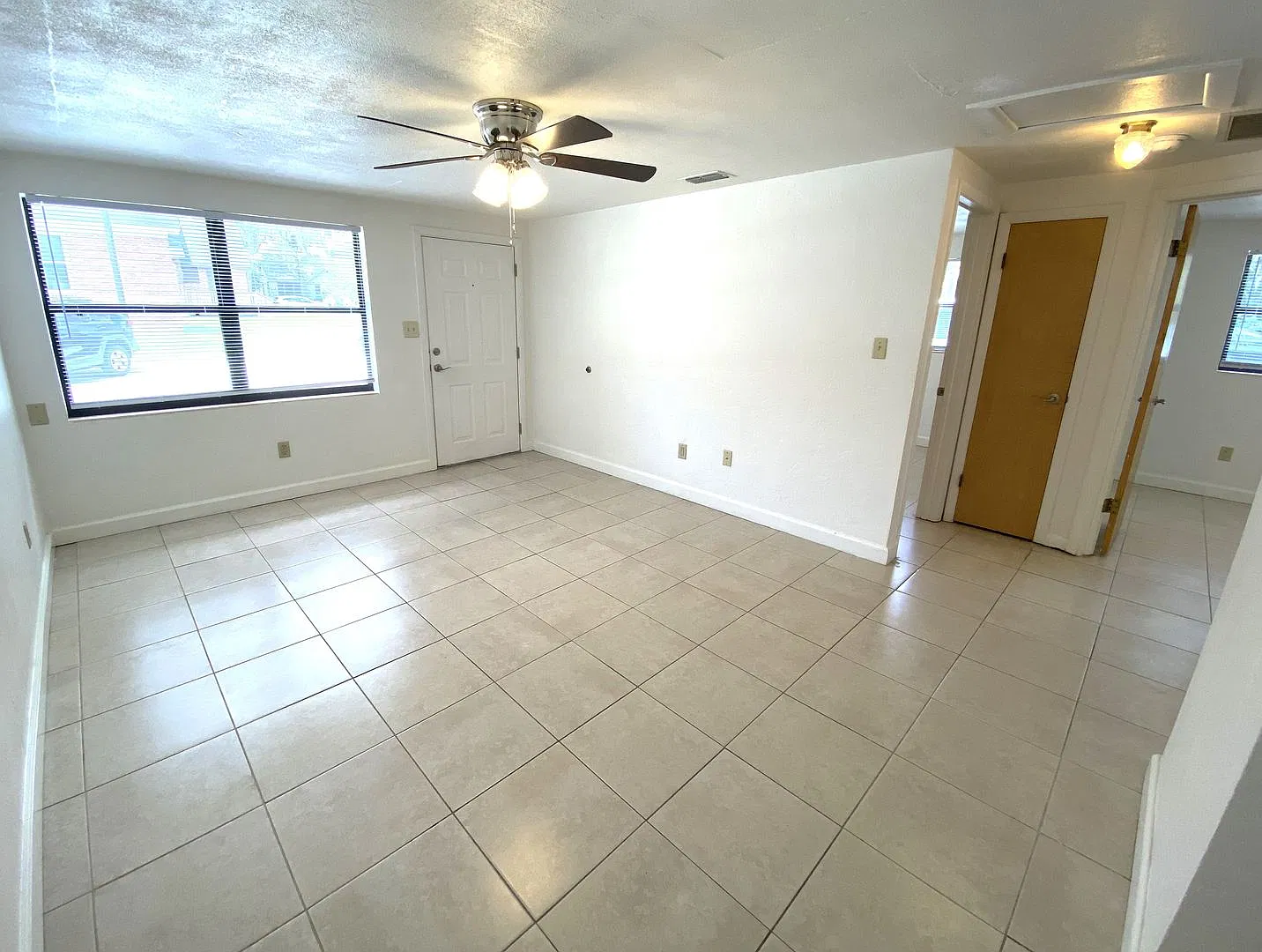 924 SW 6th Ave - Pet Friendly! — Photo 1