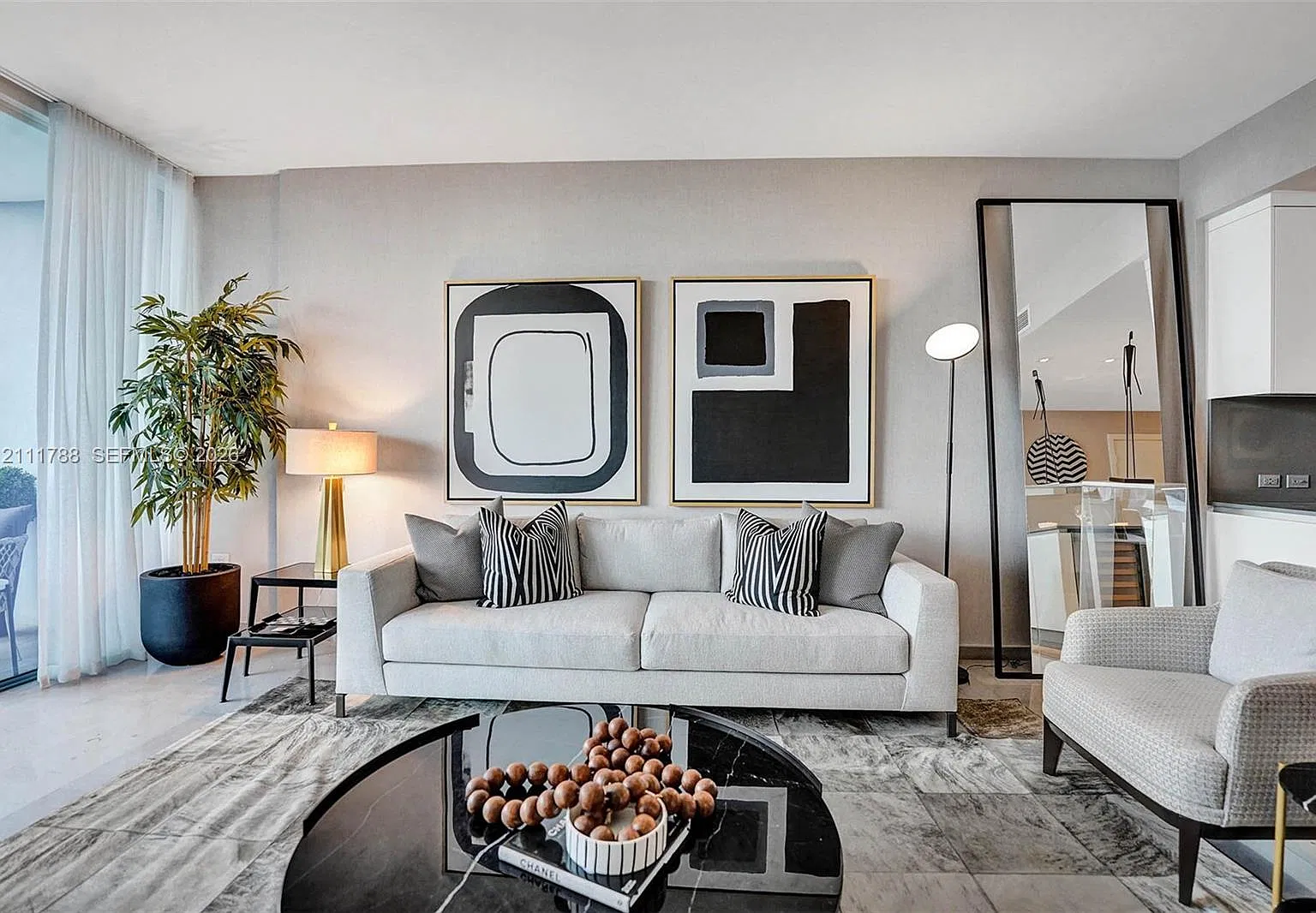 Rise Condo — Photo 4