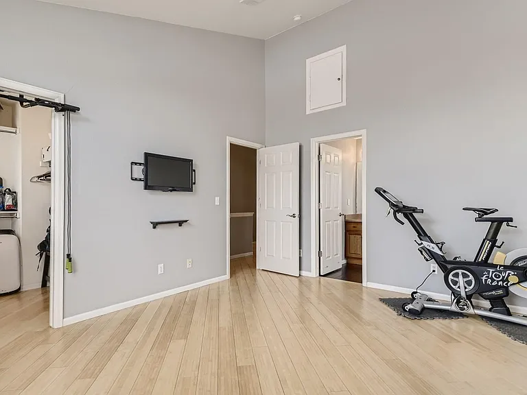 8377 Stonybridge Cir — Photo 22