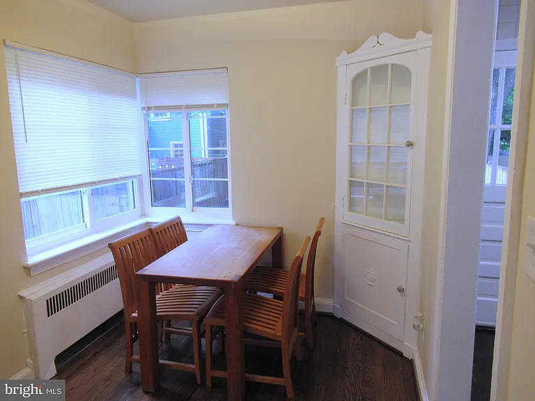 1304 Princess St — Photo 4