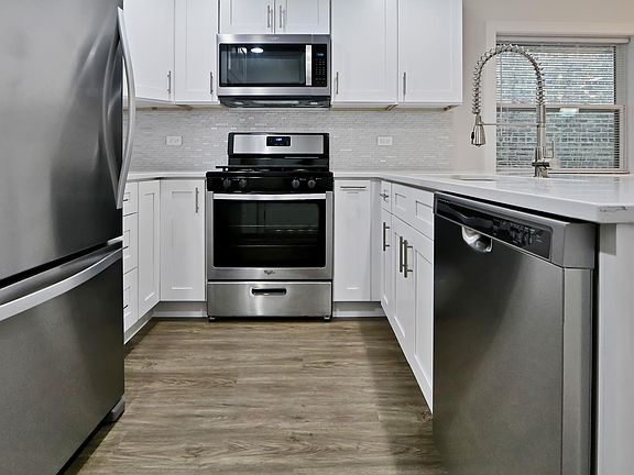 2nd image of 4052 N Lavergne Ave #1R