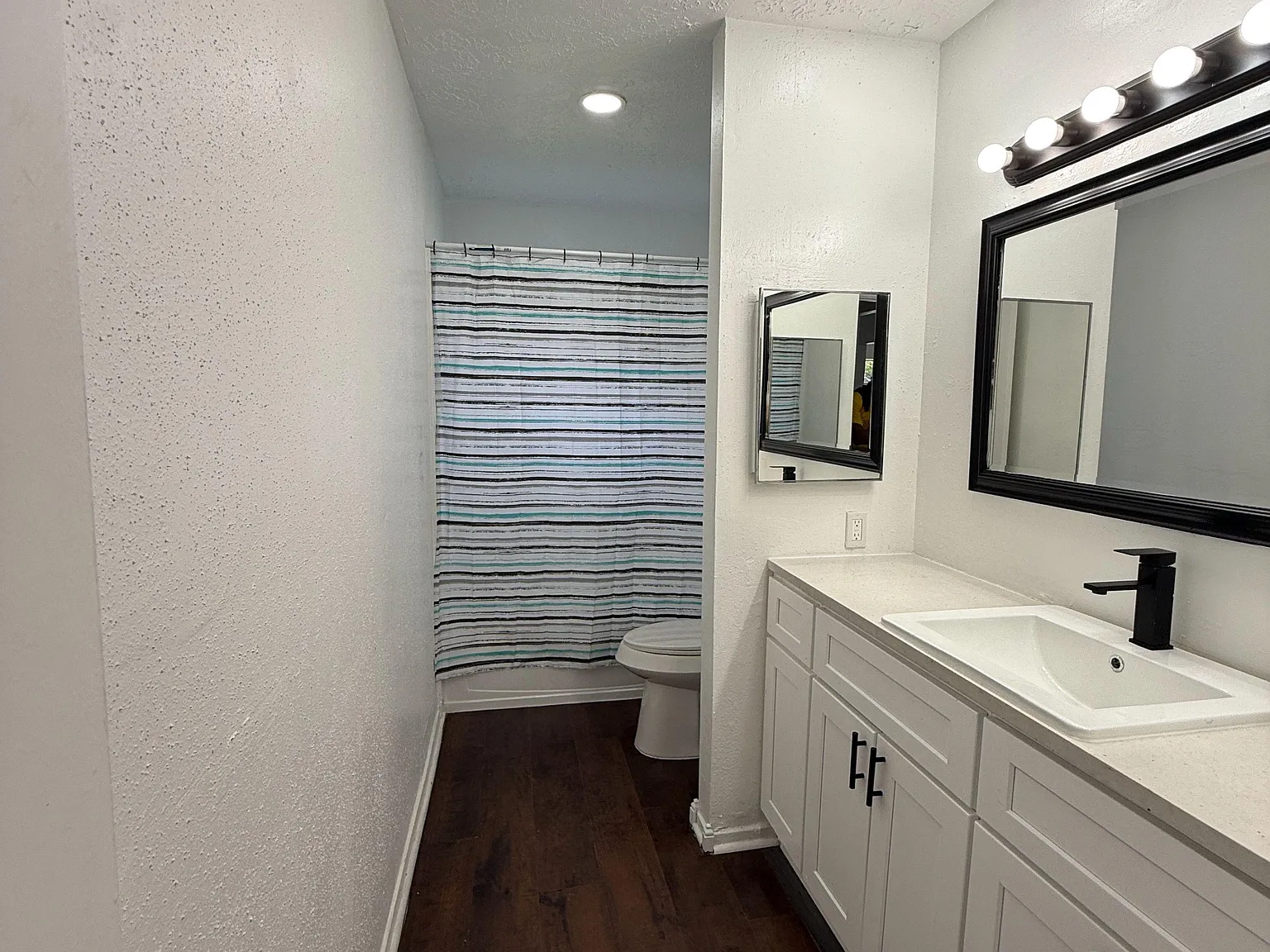 3 bed, 2.0 bath, 1724 sqft, $841 — Photo 4