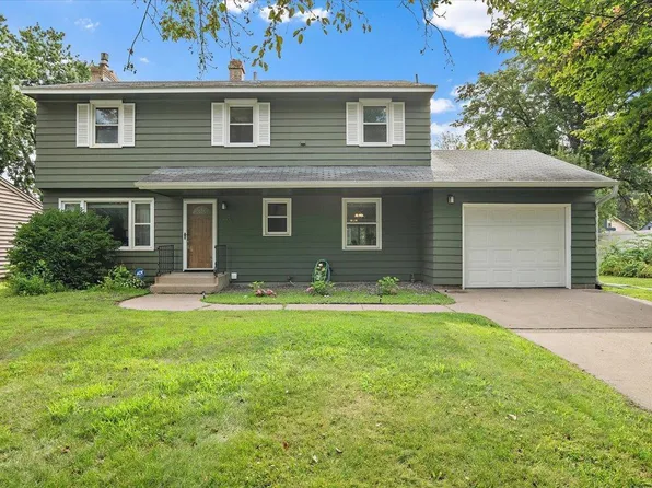 5056 Greenwood Dr, Mounds View, MN 55112