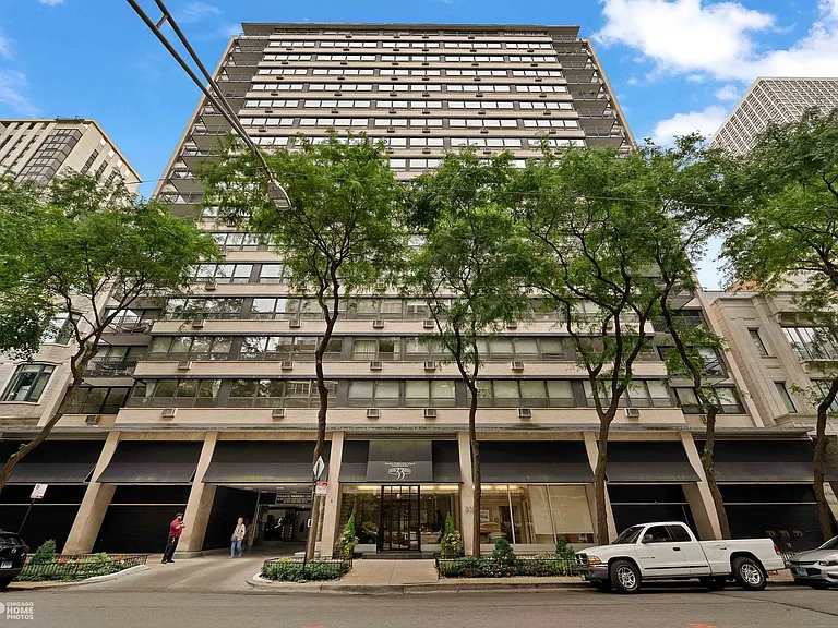 33 E Cedar St #3H — Photo 1