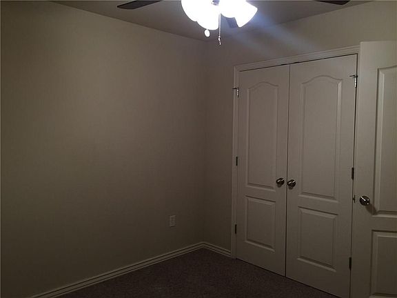 3rd image of 1009 Kensington Dr