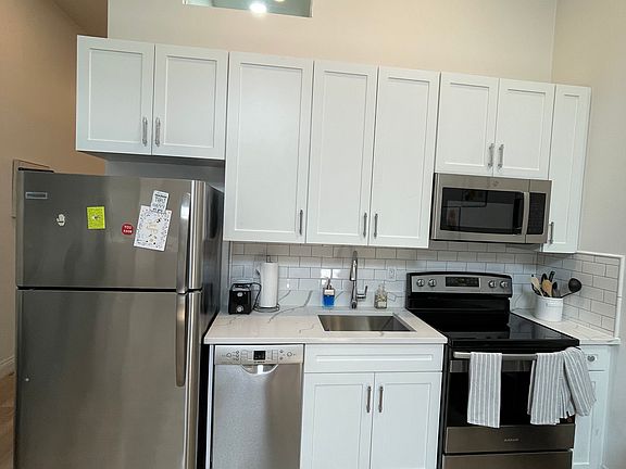 5th image of 355 New York Ave Unit 9