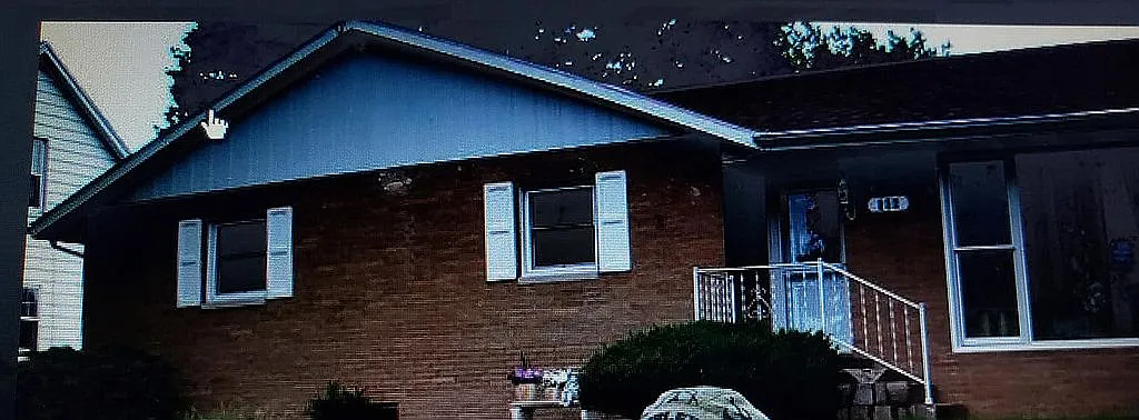 206 Ripper St photo 1
