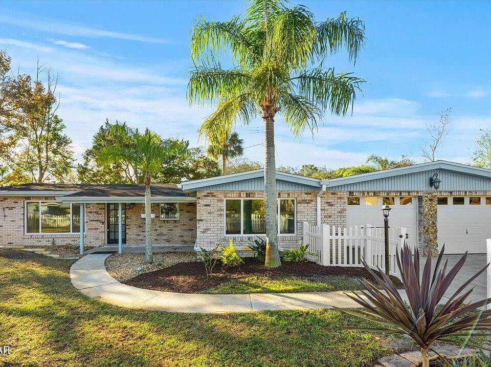 1st image of 60 Hidden Hills Dr