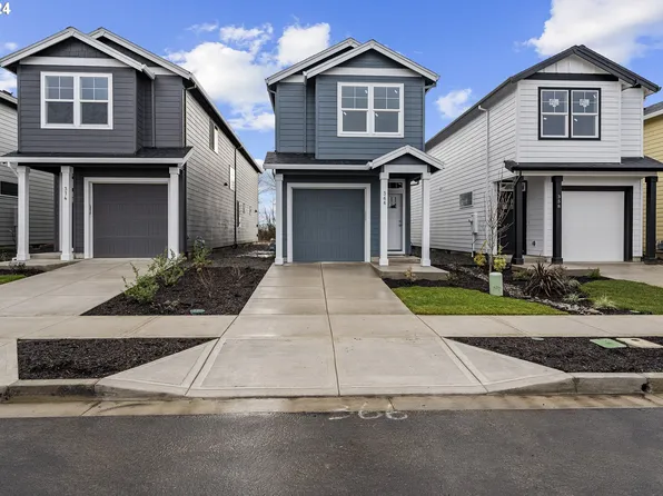 366 E London Way, Newberg, OR 97132