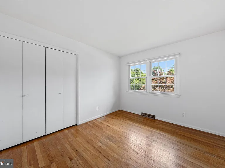 905 Carole Ct SE — Photo 16
