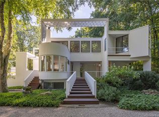 321 Bayberry Ln, Westport, CT 06880