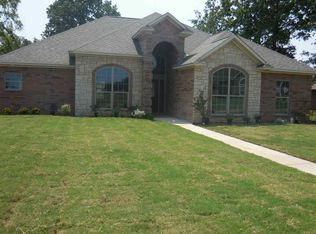 5706 Country Hills Dr, Texarkana, AR 71854