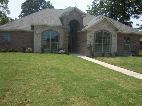 5706 Country Hills Dr, Texarkana, AR 71854