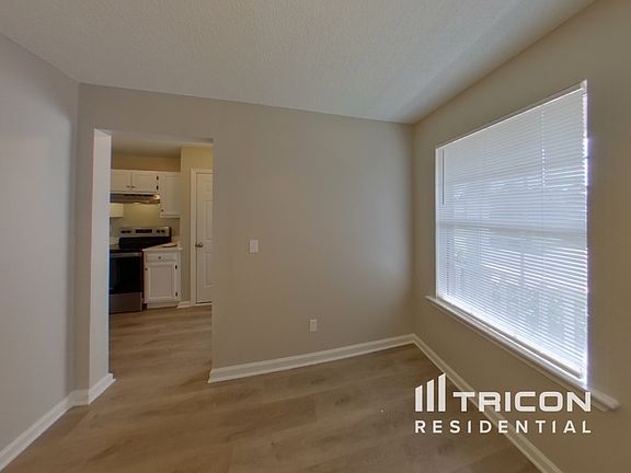 5th image of 401 Bradford Ln