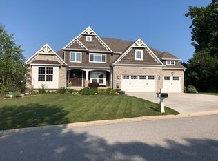 734 Cirque Ct, Crown Point, IN 46307
