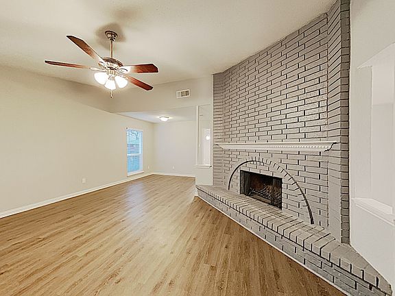 3rd image of 6609 Crestfield Dr