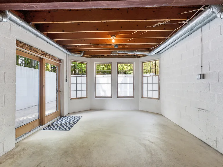 2725 Oldewood Dr — Photo 40
