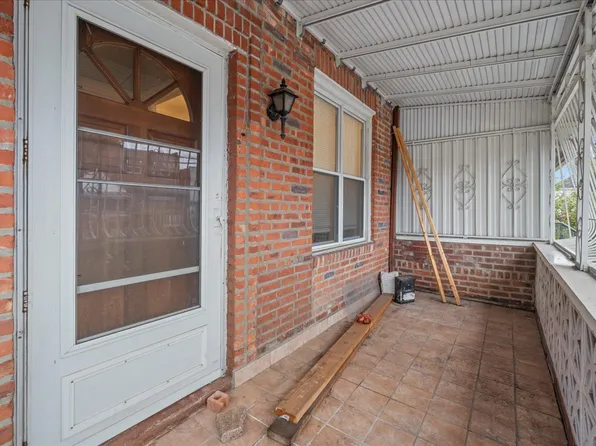 677 East 92nd Street image 5 of 10