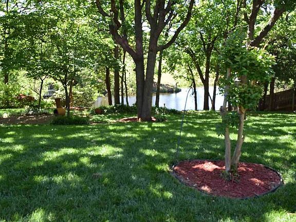 3rd image of 1724 S Hidden Oaks Dr